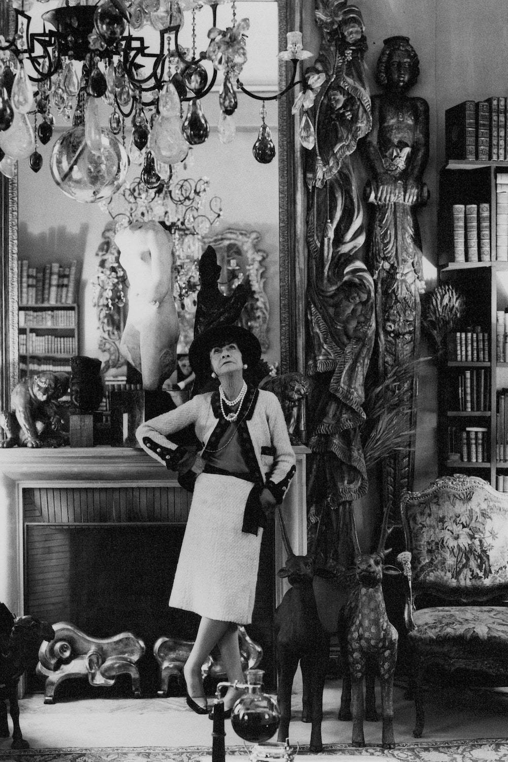 Coco Chanel na Rue Cambon (Fot. CECIL BEATON)