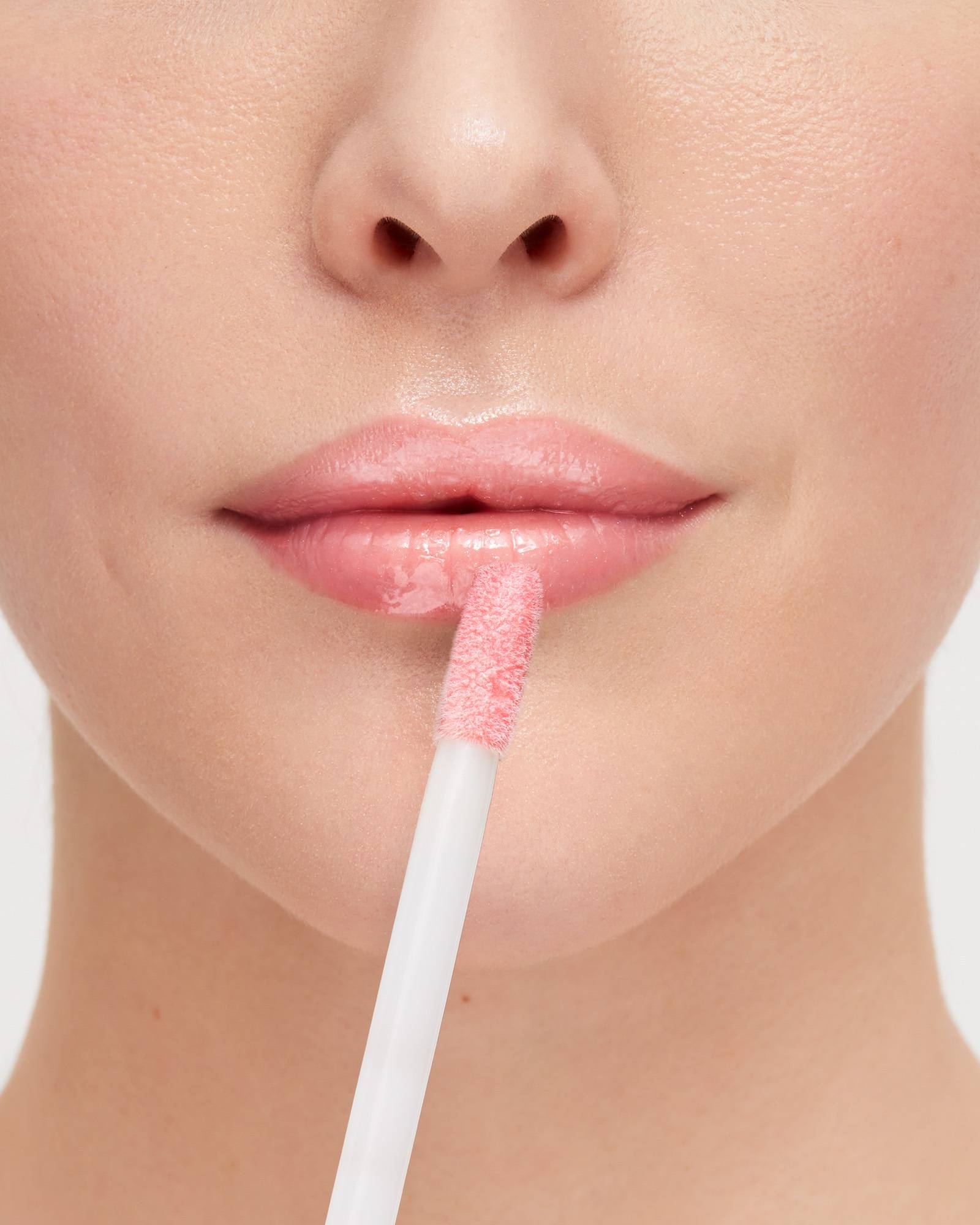 2000 Calorie Lip Glaze w odcieniu Cotton Candy​ (Fot. Materiały prasowe)