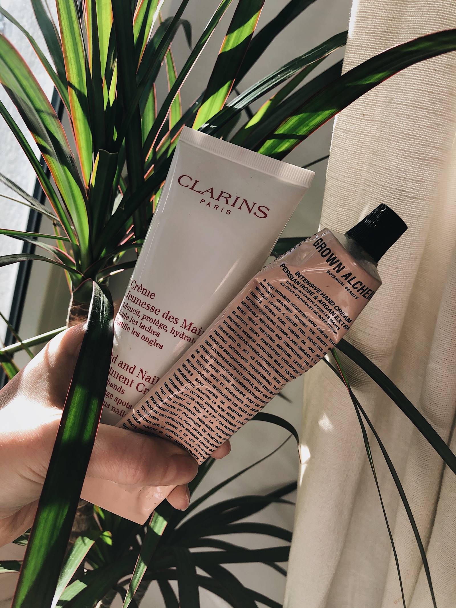 Ulubione kremy do rąk: Clarins i Grown Alchemist