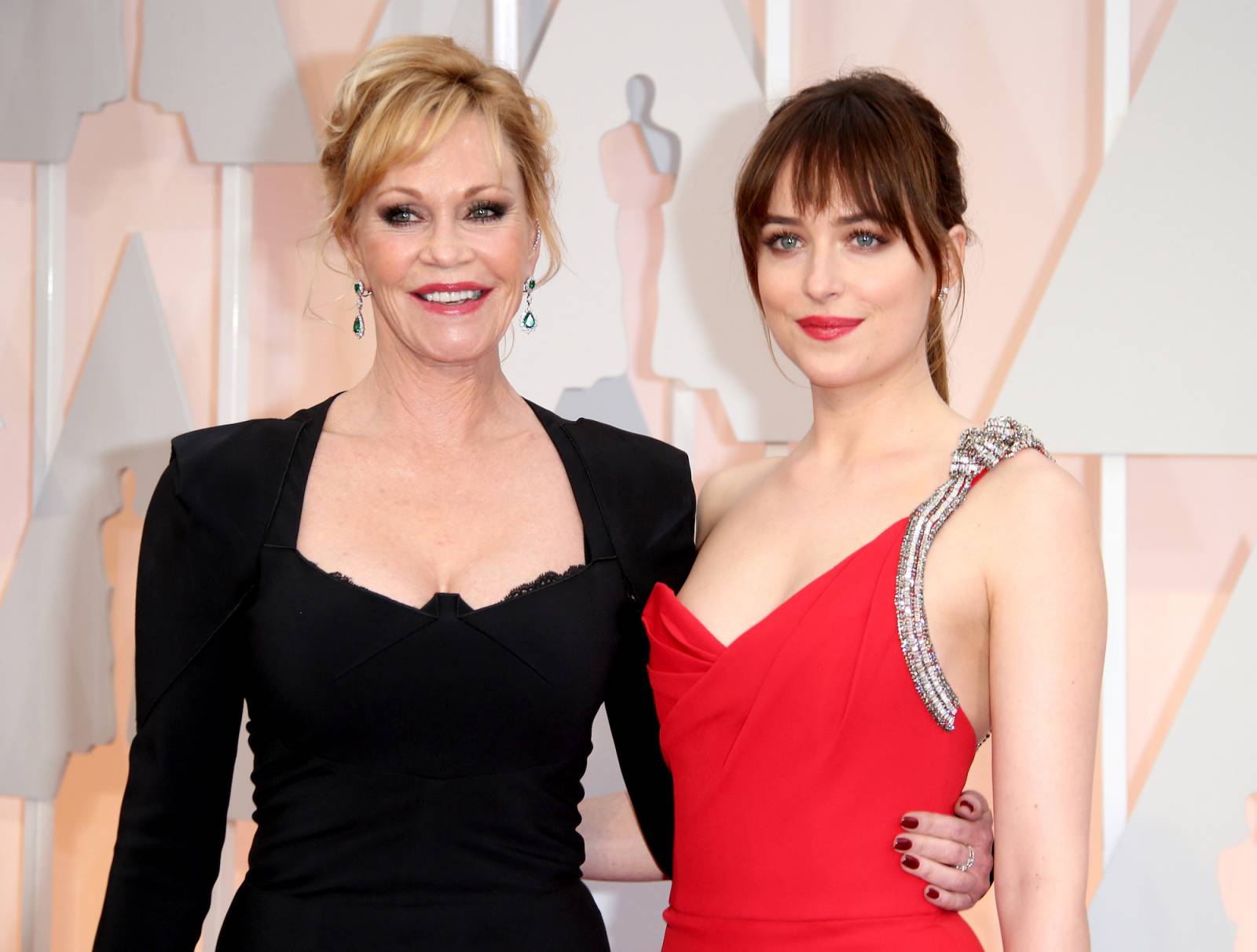 Z mamą Melanie Griffith (Fot. Getty Images)