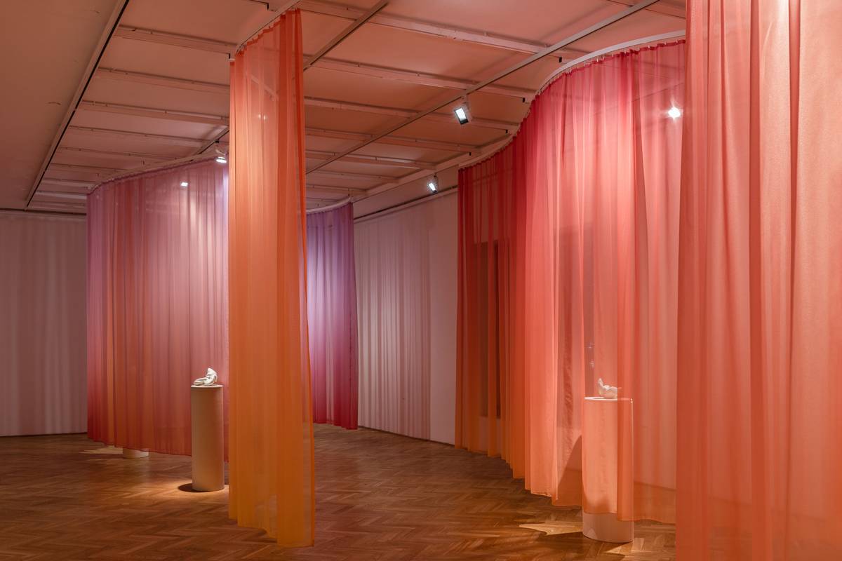 „MATERIA(L)NIE” – Alicja Bielawska, Barbara Falender, widoki wystawy, Galeria Studio/ Fot. Anna Zagrodzka, dzięki uprzejmości galerii