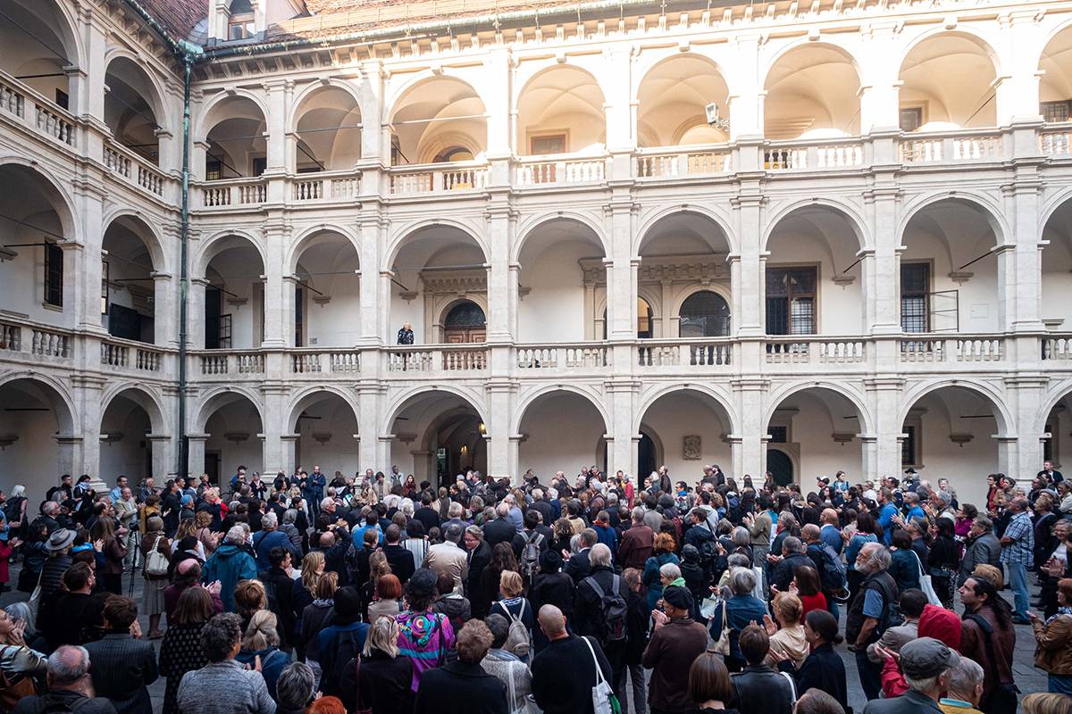 Ekaterina Degot, steirischer herbst ’19 Opening Speech, Landhaushof Graz (Fot. Mathias Völzke)