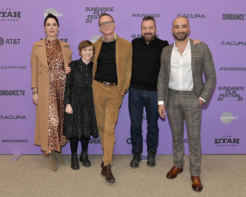 Britt Rentschler, Sophia Lillis, Paul Bettany, Alan Ball i Peter Macdissi (Fot. Neilson Barnard/Getty Images)