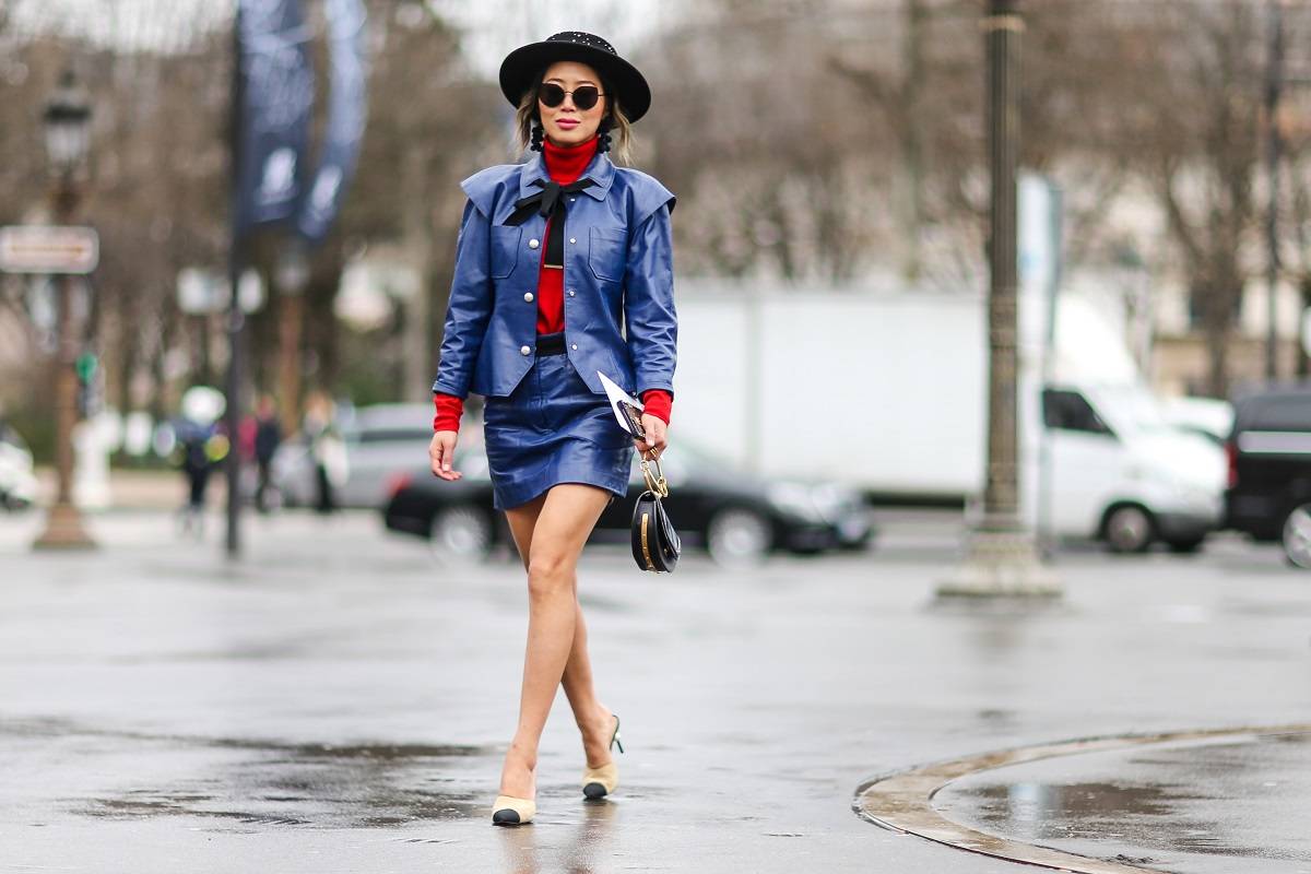 Street style podczas tygodnia mody w Paryżu