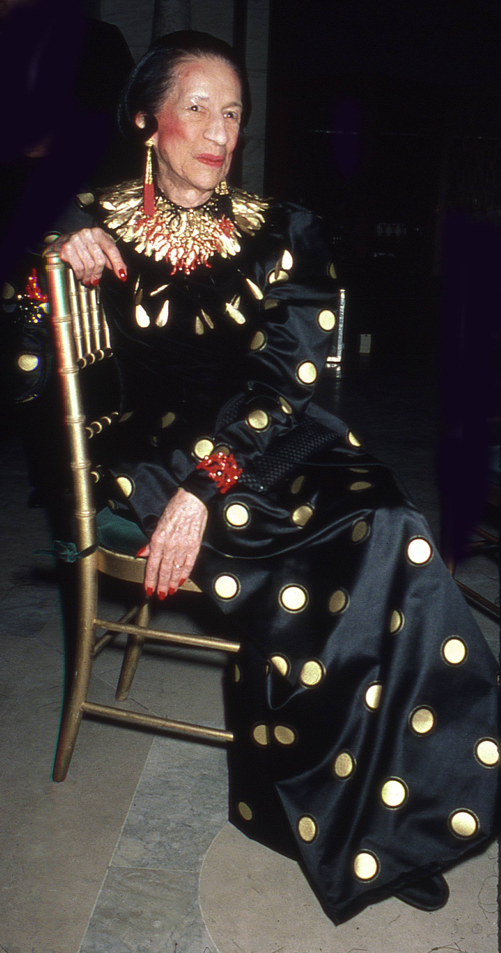 Diana na wystawie „The 18th Century Woman Costume Exhibition” w MET, 1980 (Fot. Rose Hartman/Getty Images)