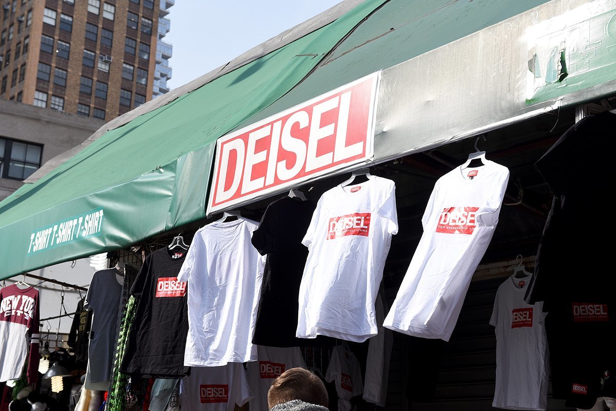 Sklep Deisel na Canal Street w Nowym Jorku (Fot. Presley Ann, Getty Images for Diesel)