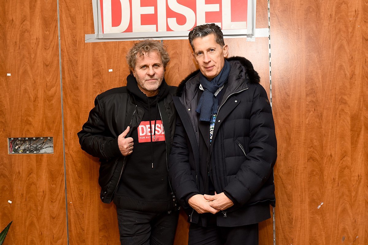 Renzo Rossso w bluzie Deisel i Stefano Tonchi z W magazine (Fot. Presley Ann, Getty Images for Diesel)