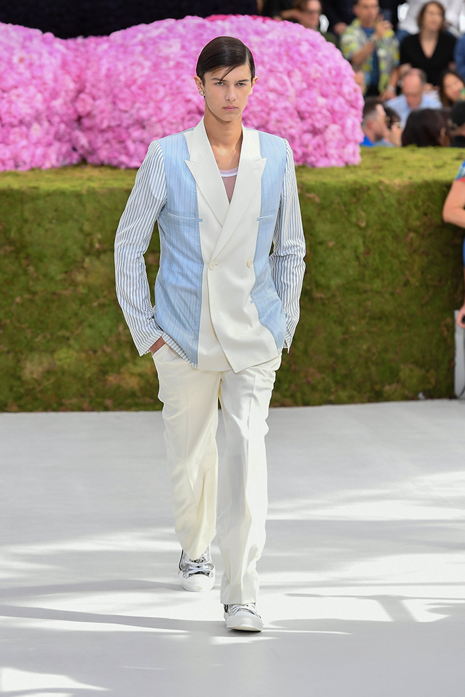 Książę Nicolai w pokazie kolekcji Dior Homme wiosna-lato 2019 (Fot. Getty Images)
