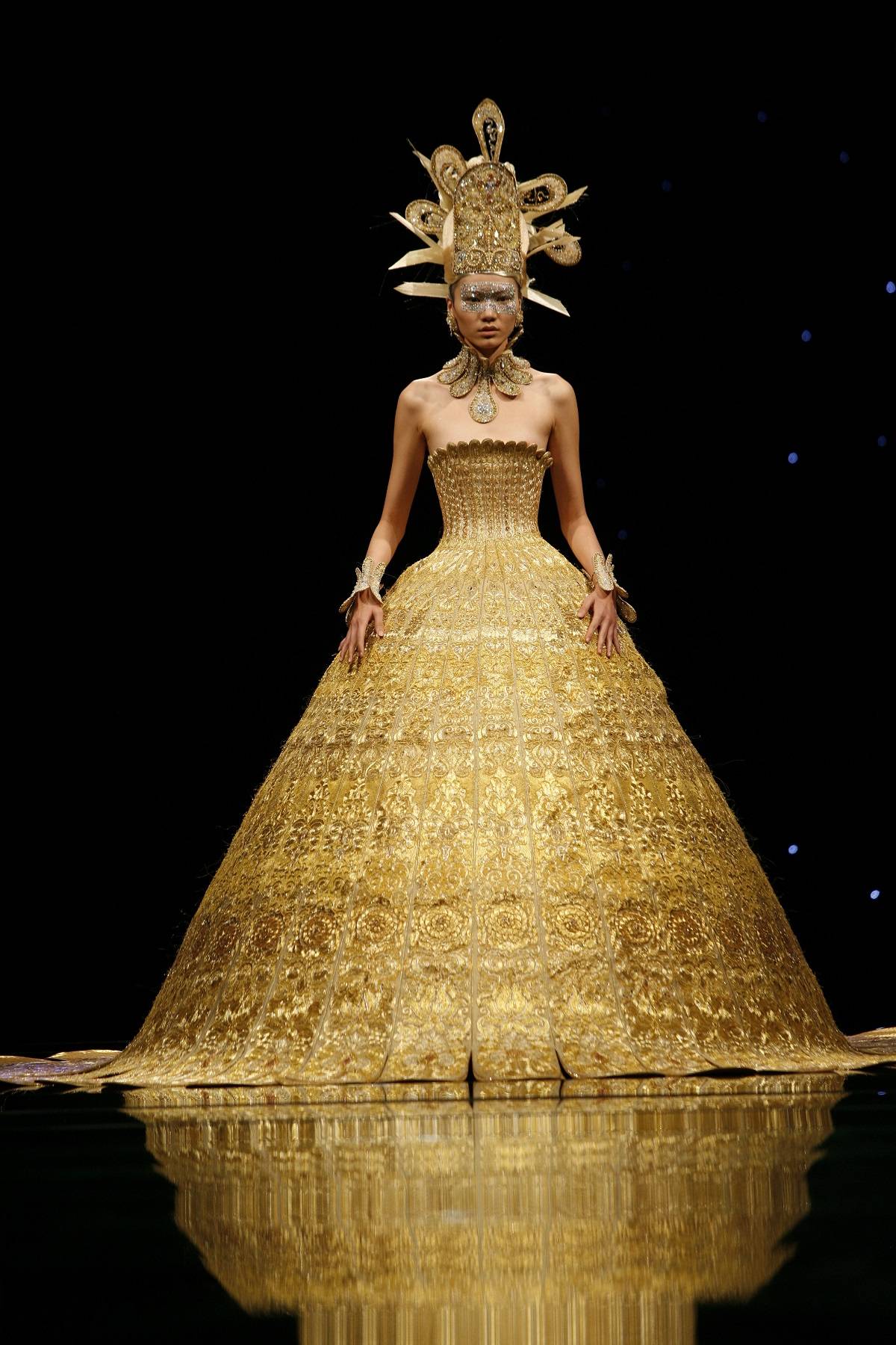 Guo Pei “Big Gold”