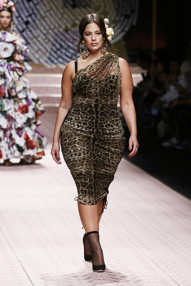 Ashley Graham na pokazie kolekcji Dolce&Gabbana wiosna-lato 2019