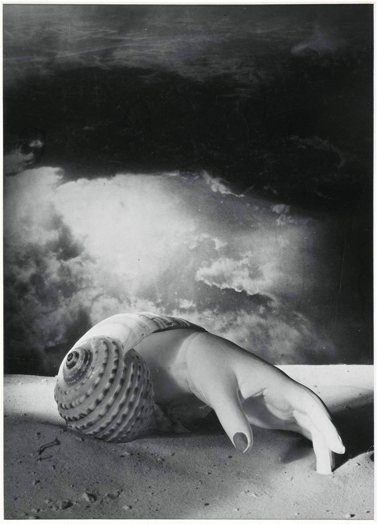 Dora Maar, Bez tytułu, 1934 (Zdjęcie dzięki uprzejmości Centre Pompidou, Musée national d’art moderne, Paris, Photo © Centre Pompidou, MNAM-CCI, Dist. RMN-Grand Palais / image Centre Pompidou, MNAM-CCI
© ADAGP, Paris and DACS, London 2019)