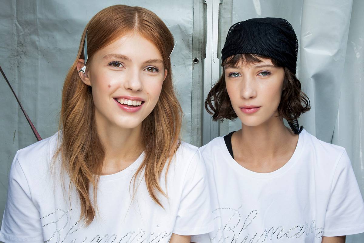 Modelki za kulisami pokazu Blumarine wiosna-lato 2019