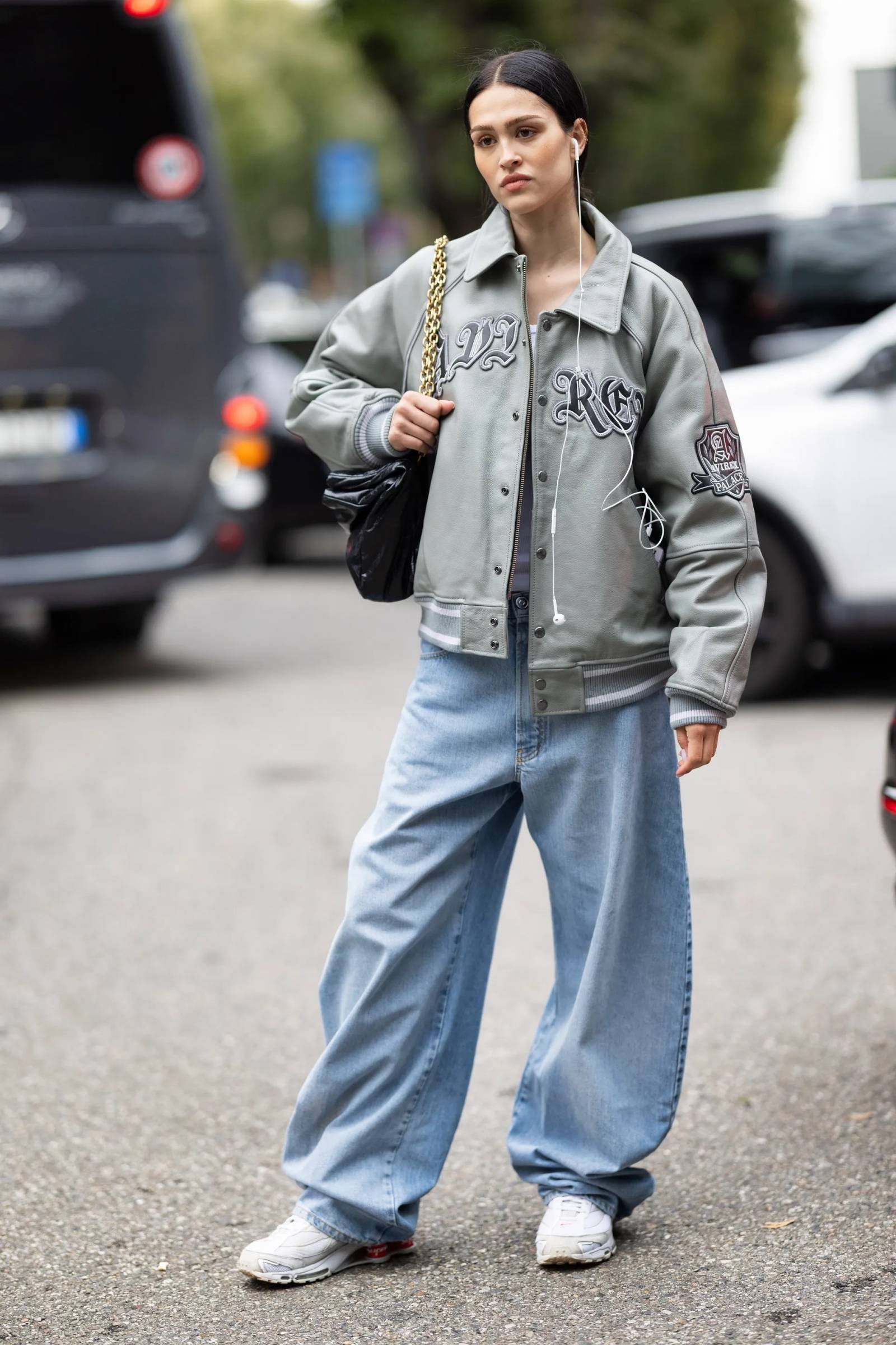 Amelia Gray podczas tygodnia mody w Mediolanie, wiosna-lato 2024 (Fot. Valentina Frugiuele/Getty Images)