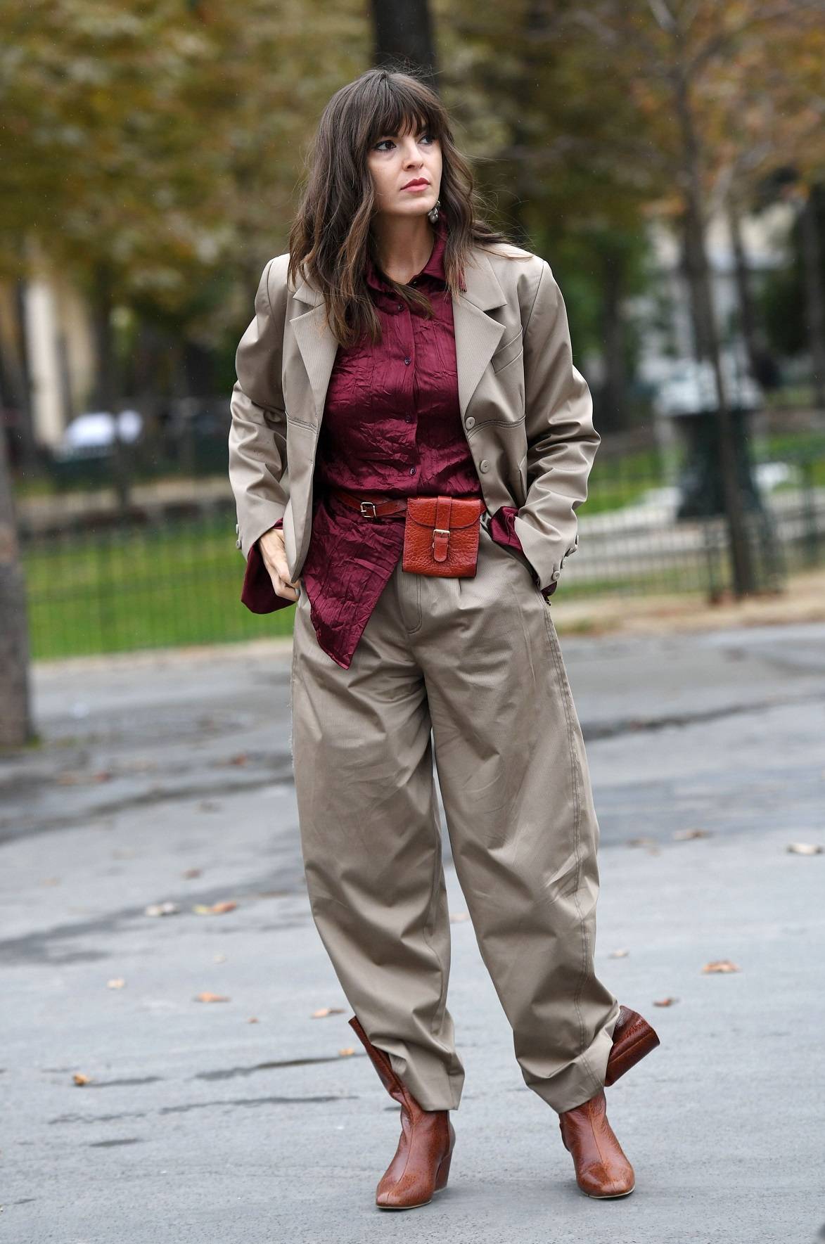 Street style podczas tygodnia mody w Paryżu