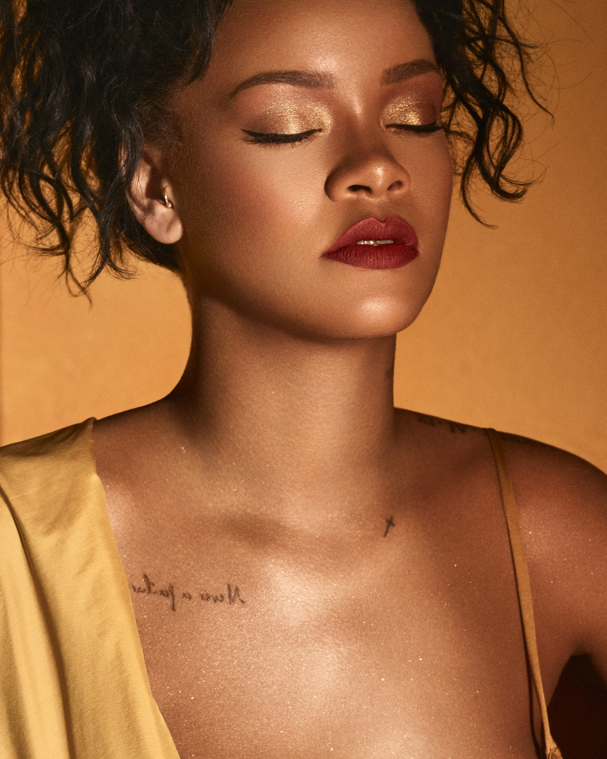 Rihanna w kampanii Fenty Beauty
