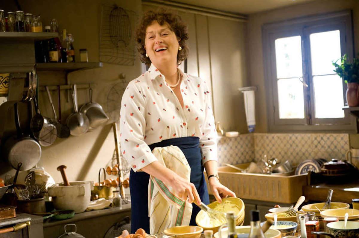 Meryl Streep w filmie „Julie i Julia” (Fot. Materiały prasowe HBO)