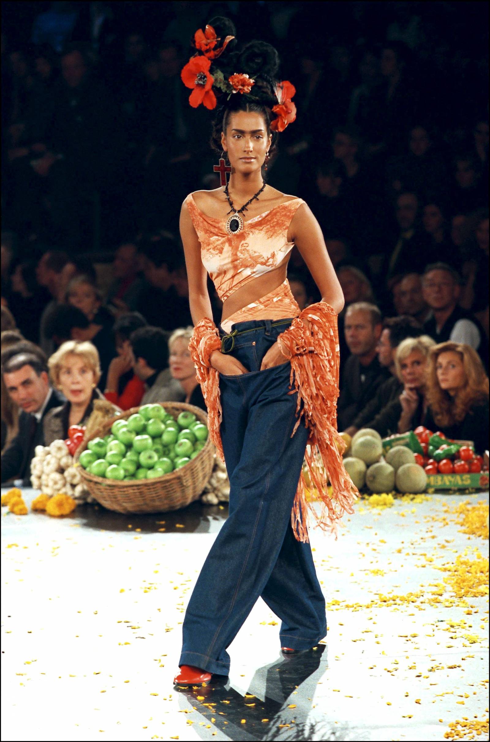 Jean Paul Gaultier, wiosna-lato 1998 (Fot. Getty Images)