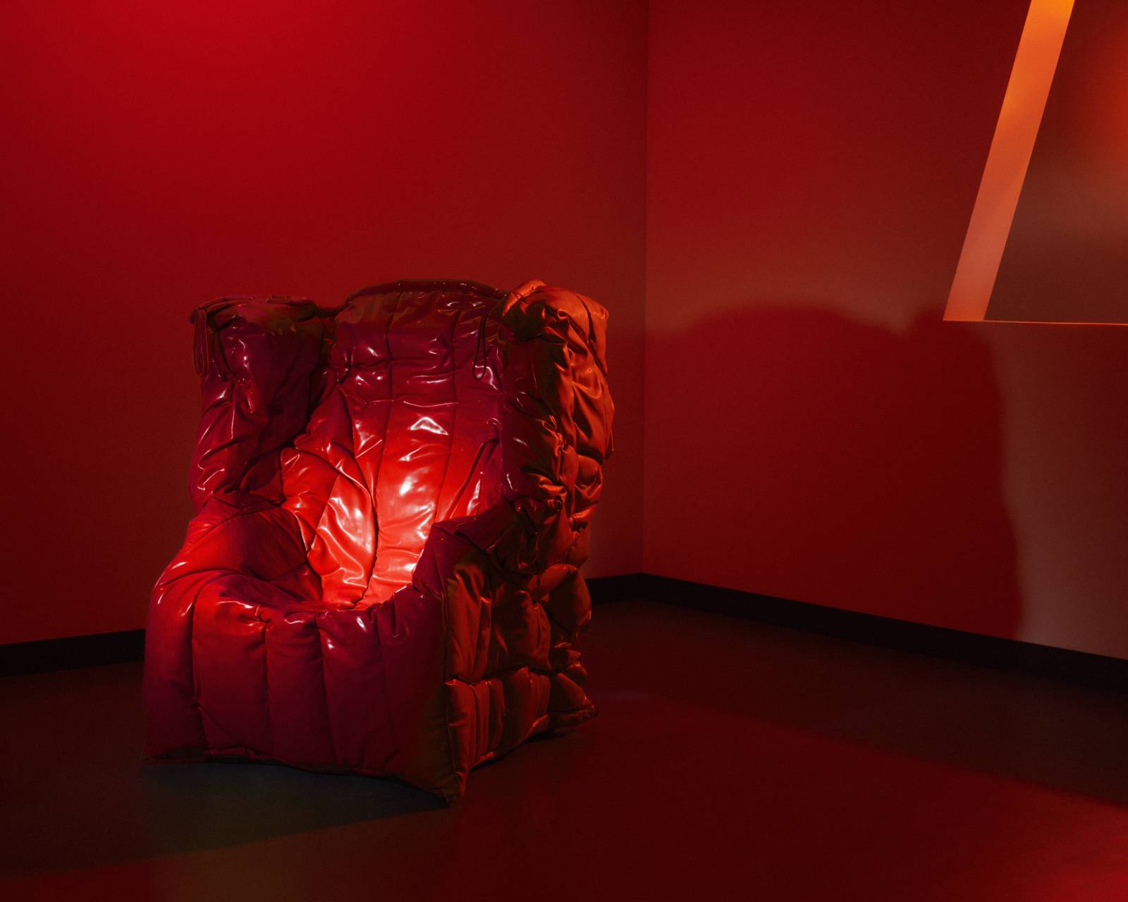 Gaetano Pesce, fotel Shadow (Fot. Federico Torra, dzięki uprzejmości Meritalia © Gaetano Pesce)
