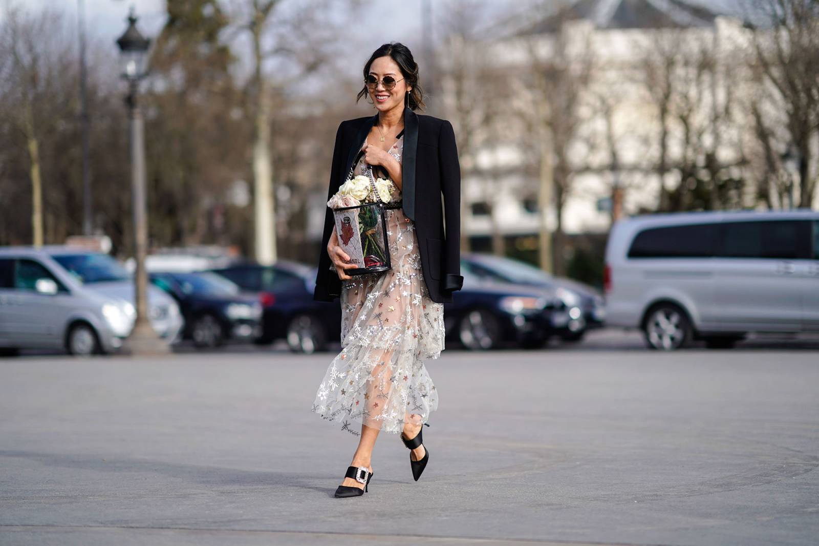 Aimee Song podczas paryskiego tygodnia mody