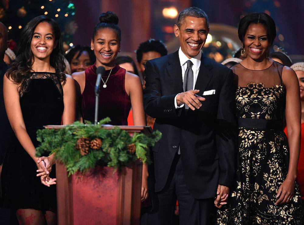 Obamowie z córkami, Malią i Sashą w 2014 roku w Waszyngtonie (Fot. Getty Images)