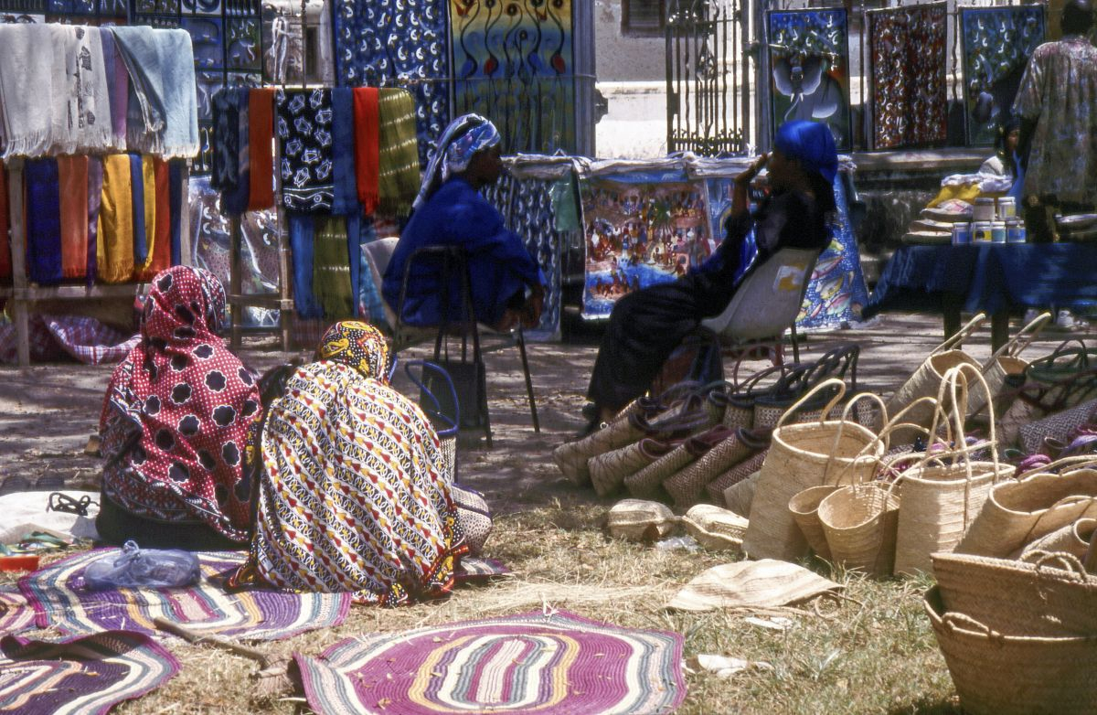 Rękodzieło na lokalnym targu w Stone Town, Zanzibar ( Fot. Steve Outram, Getty Images)