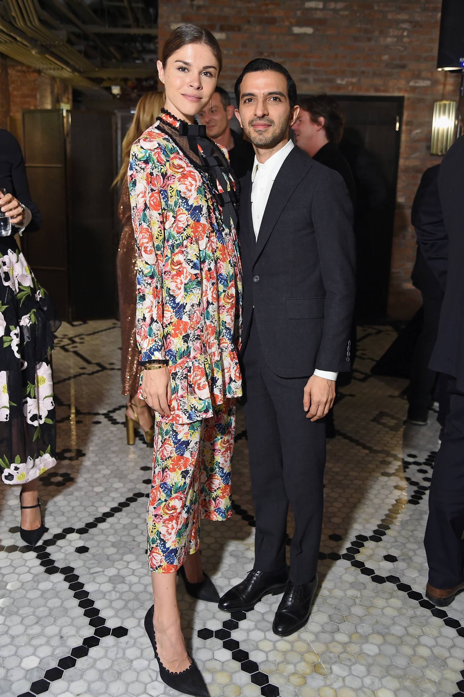 Emily Weiss z naczelnym Business of Fashion, Imranem Ramedem /(Fot. Getty Images)