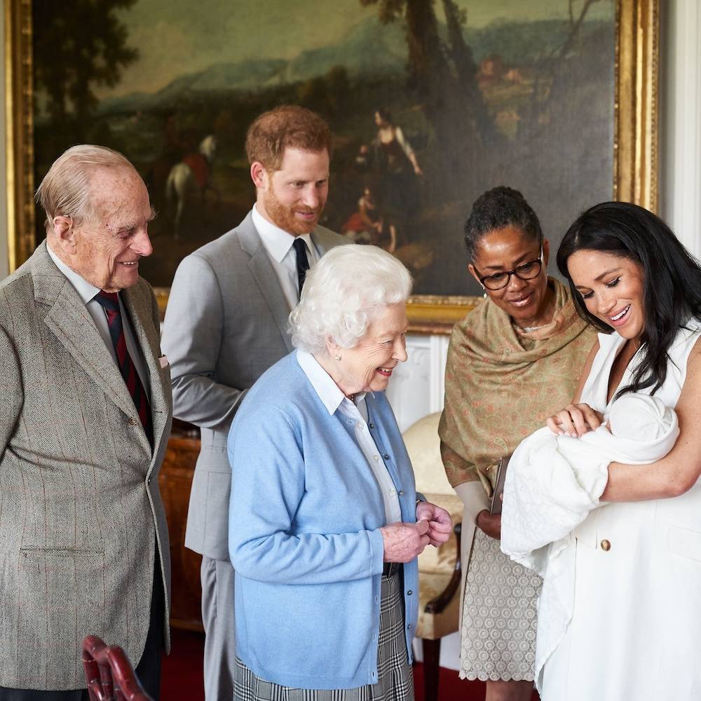 Filip, Elżbieta II, Doria Ragland, para książęca z Archiem (Fot. EastNews)