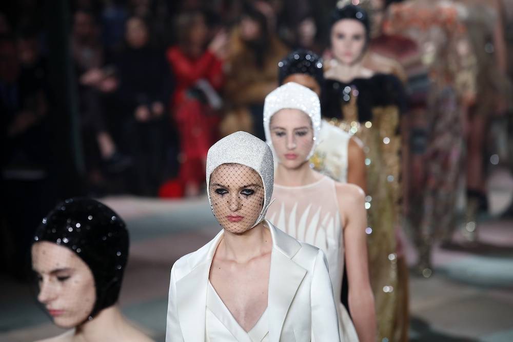 Dior haute couture wiosna-lato 2019 (Fot. AP Photo/Francois Mori/EastNews)
