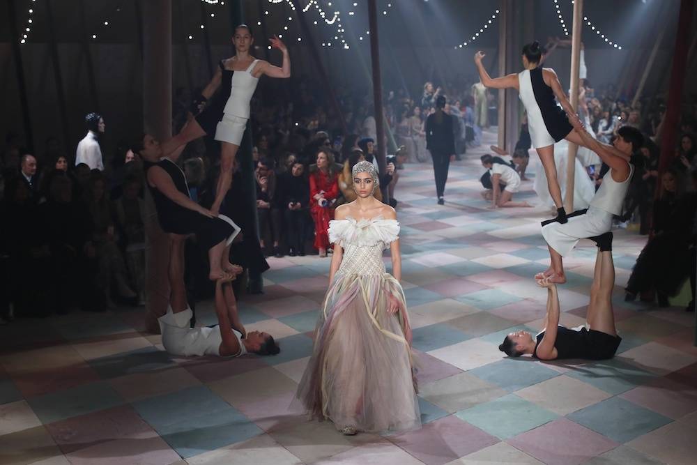 Dior haute couture wiosna-lato 2019 (Fot. AP Photo/Francois Mori/EastNews)
