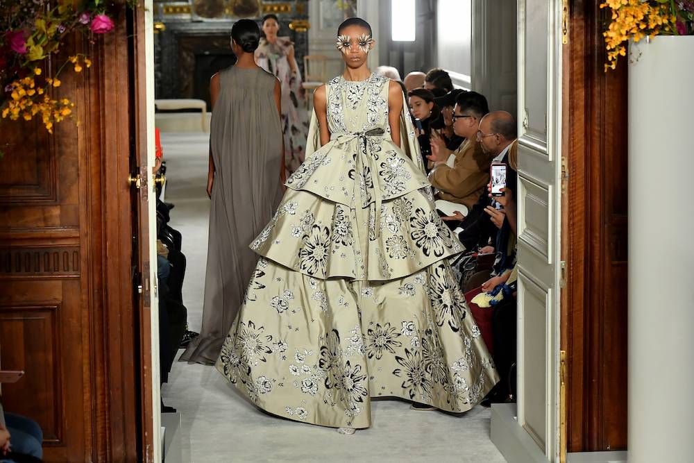 Valentino na sezon wiosna-lato 2019 (Fot. Getty Images)