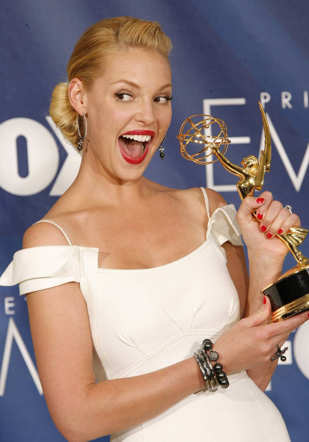 Z nagrodą Emmy (Fot. Getty Images)