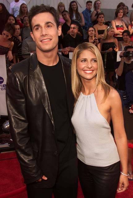  Sarah Michelle Gellar i Freddie Prinze Jr. w 2000 roku (Fot. Getty Images)