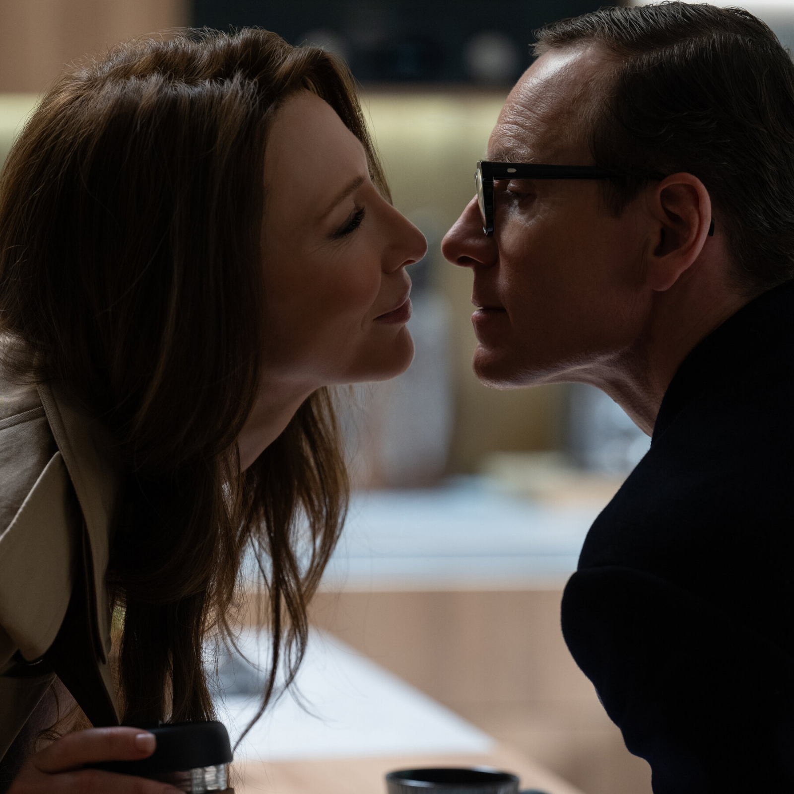 W thrillerze szpiegowskim „Szpiedzy” Stevena Soderbergha grają gwiazdy: Cate Blanchett i Michael Fassbender (Fot. materiały prasowe)