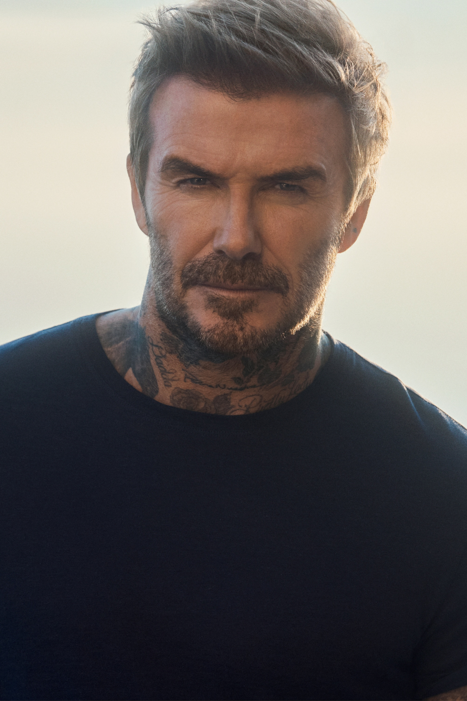 David Beckham debiutuje projektem inspirowanej swoim osobistym stylem kolekcji Beckham x Boss na sezon wiosna-lato 2025 (Fot. Lachlan Bailey)