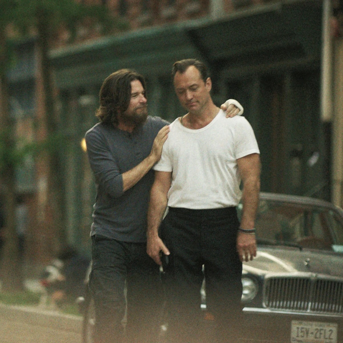 W „Black Rabbit”, serialu Netflix w klimacie „The Bear”, Jude Law i Jason Bateman grają braci (Fot. materiały prasowe)