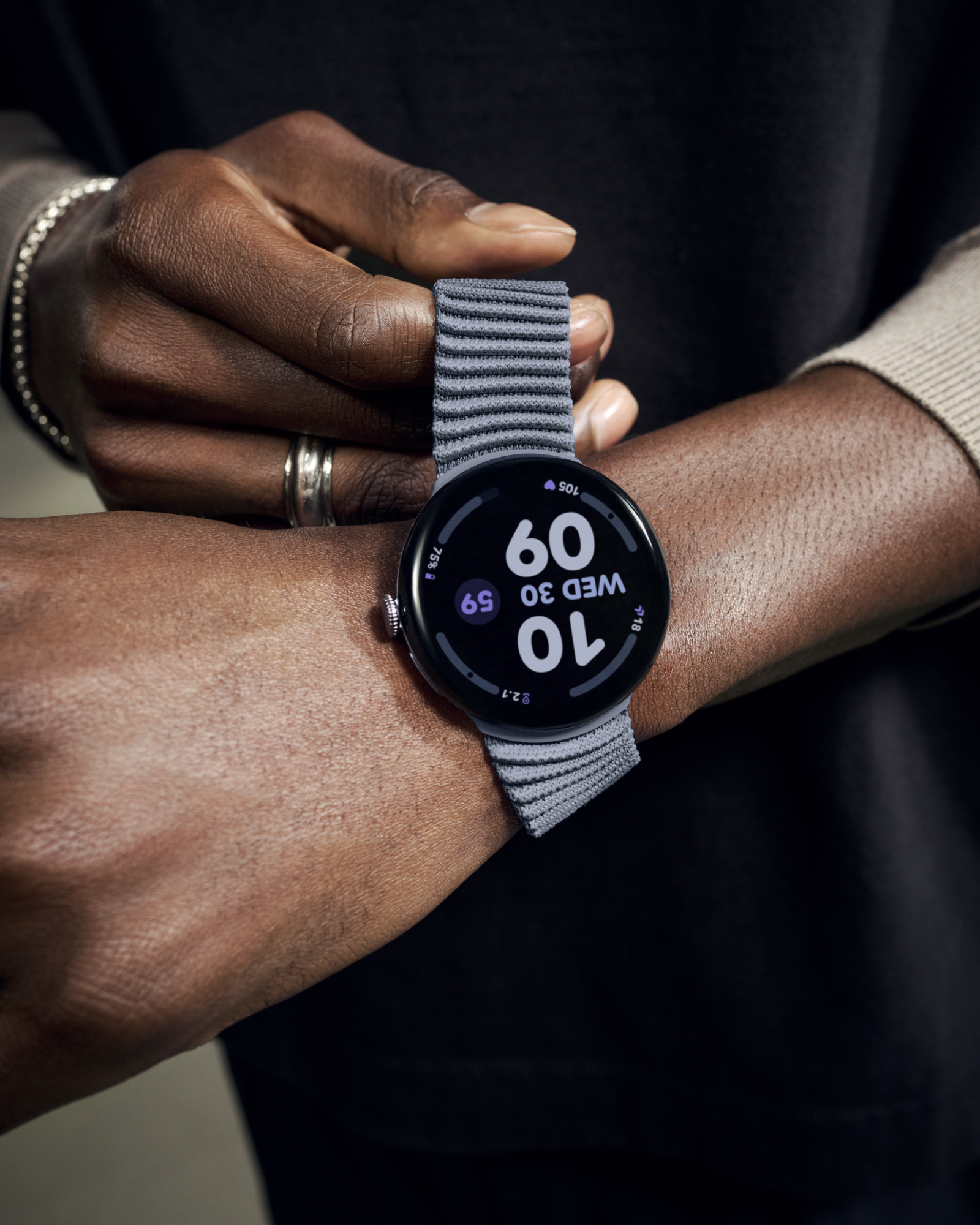 Smartwatch Google Pixel Watch 4 / Fot. Materiały prasowe