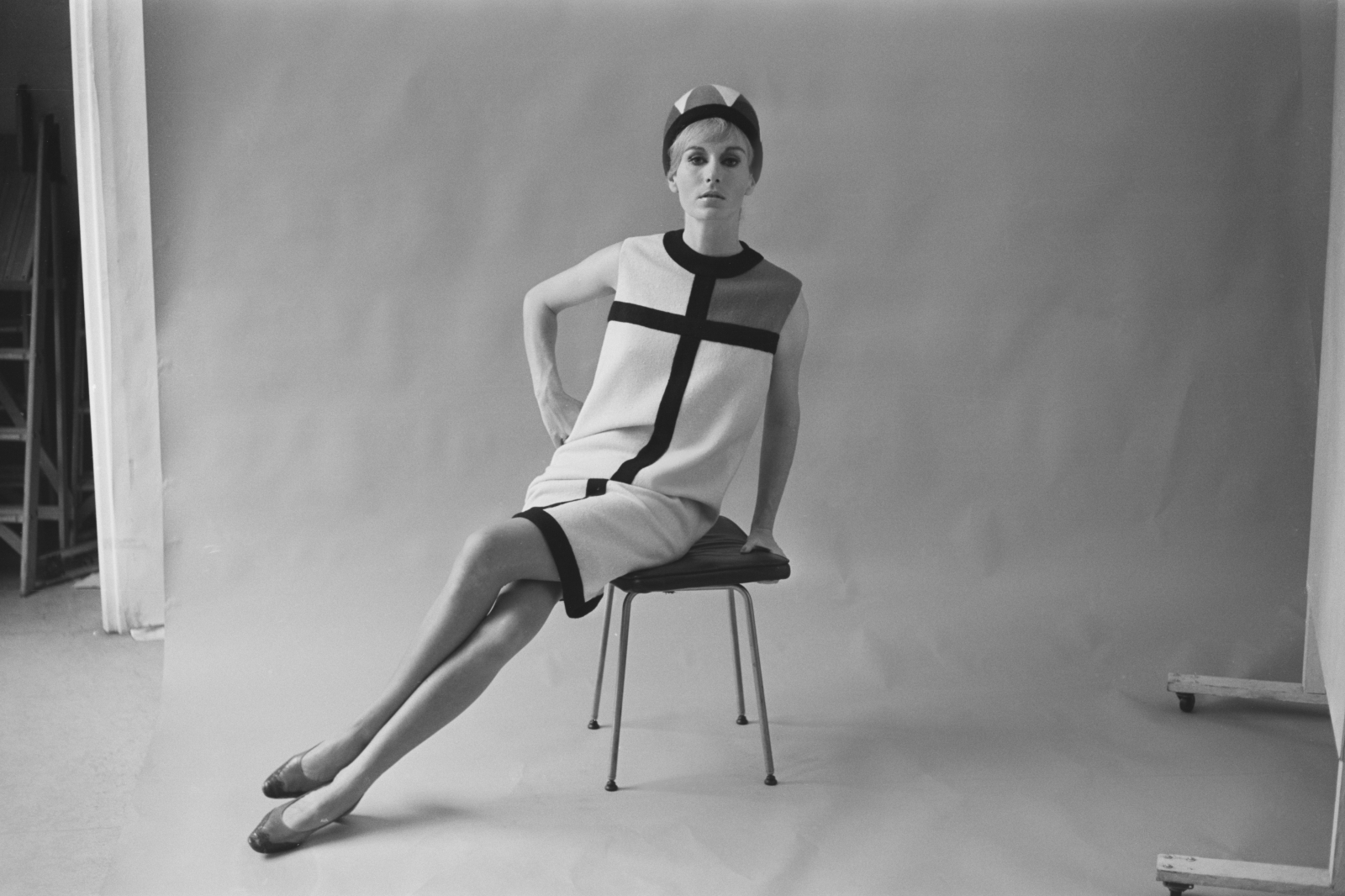 Yves Saint Laurent jesień-zima 1965 / (Fot. Terry Fincher/Express/Hulton Archive/Getty Images)