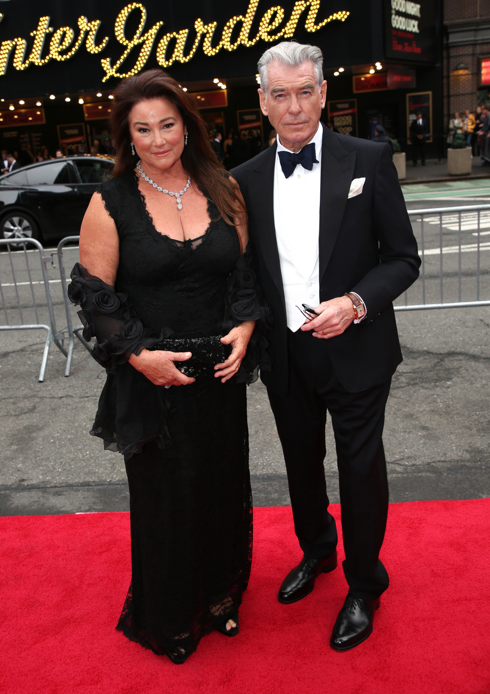 Pierce Brosnan i Keely Shaye Smith w 2025 roku (Fot. Bruce Glikas/FilmMagic)