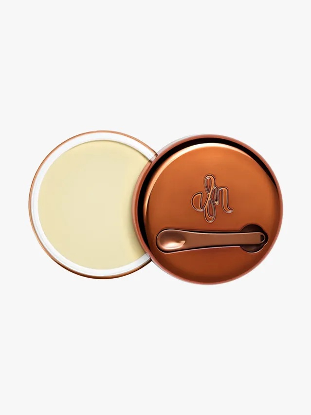 Danessa Myricks Beauty Yummy Skin Blurring Balm Powder / (Fot. Materiały prasowe)