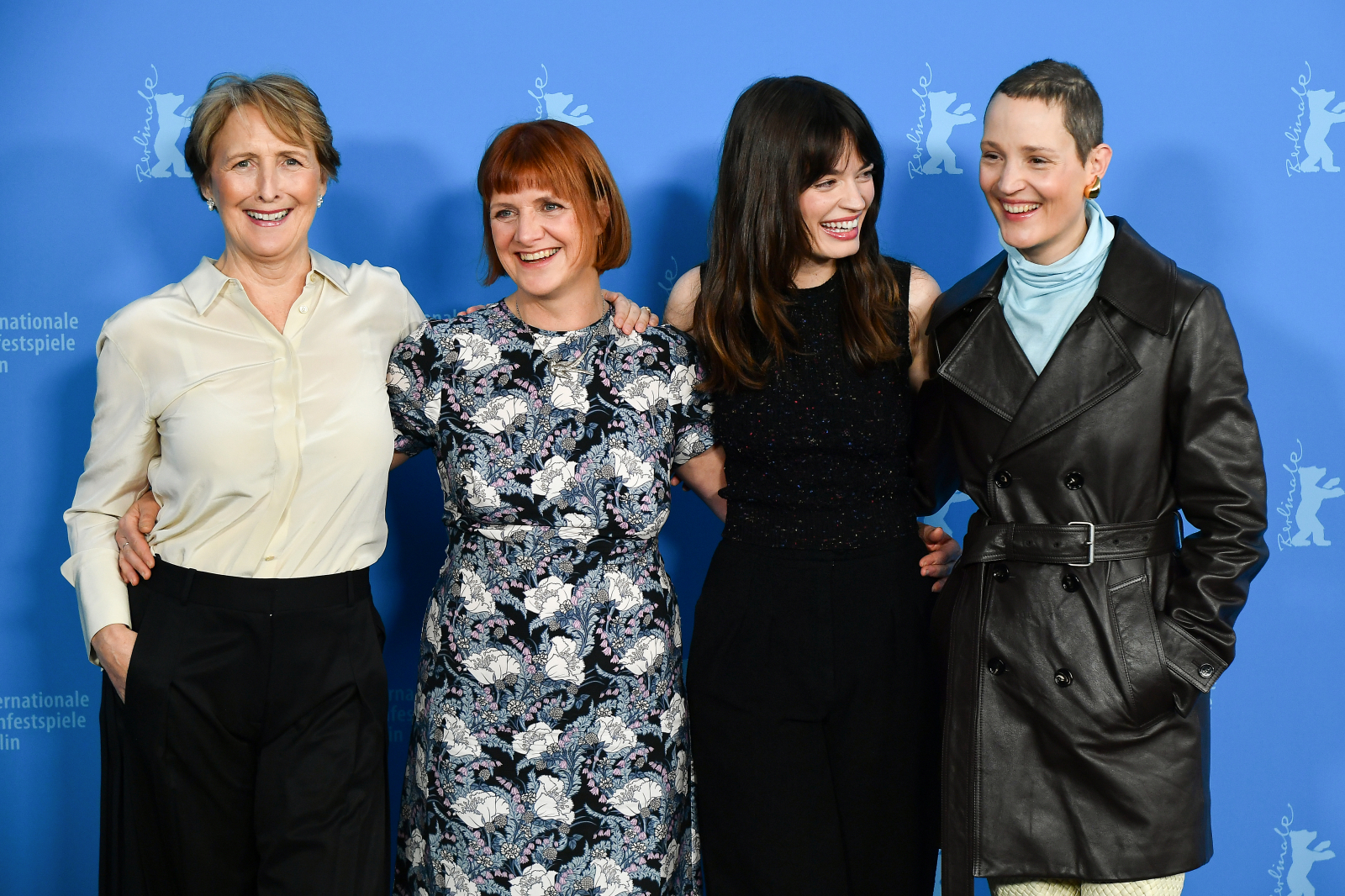 Fiona Shaw, Rebecca Lenkiewicz, Emma Mackey i Vicky Krieps na premierze filmu „Słone lato” na festiwalu filmowym w Berlinie w 2025 roku. (Fot. Dominique Charriau/WireImage)