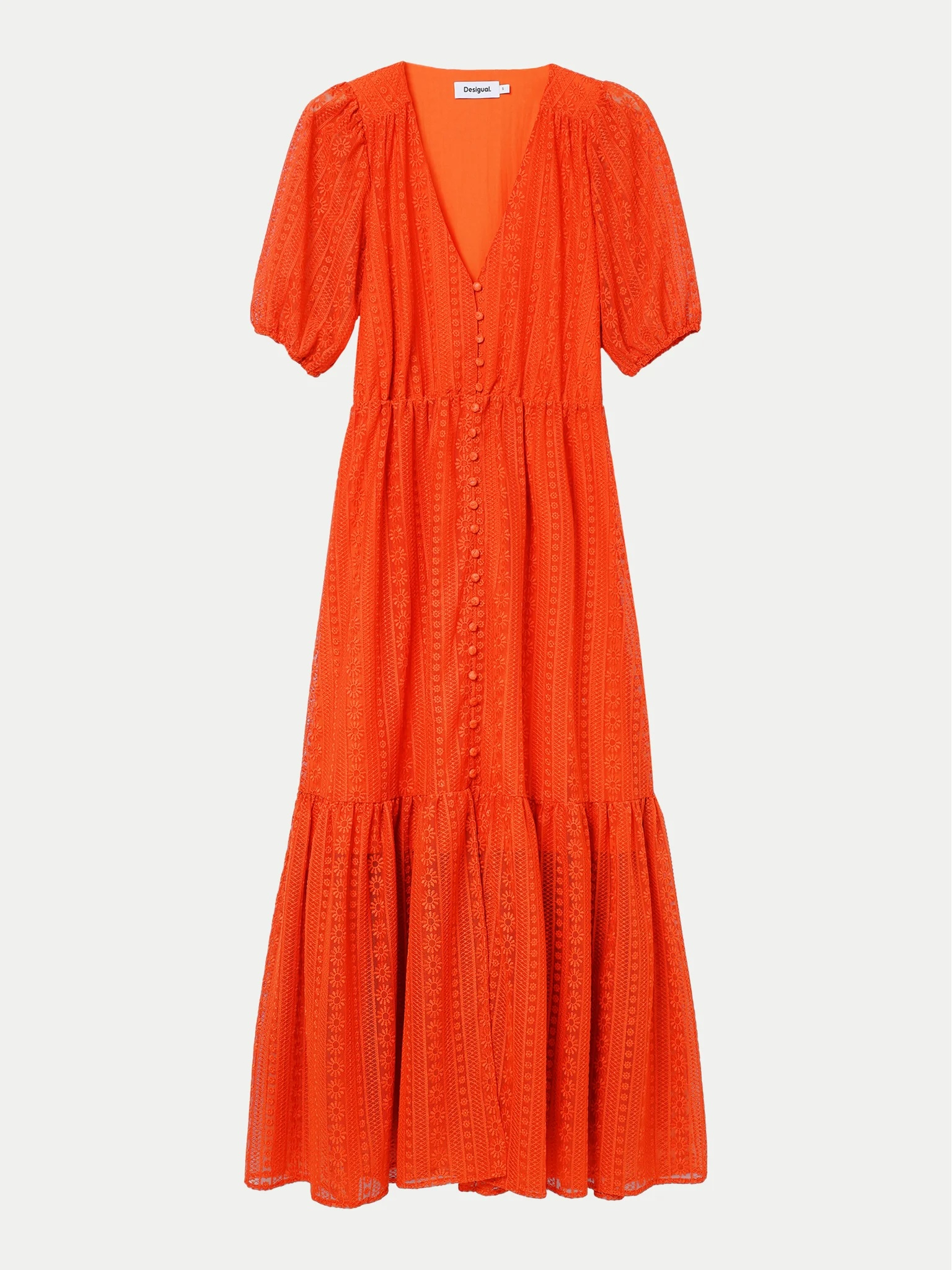 Pomarańczowa sukienka boho maxi od Desigual, z dekoltem w serek i bufkami, z lekkim, falowanym dołem.