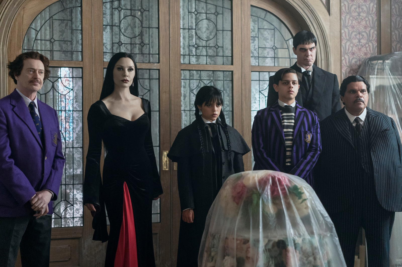 Rodzina Addamsów w drugim sezonie serialu Netflix „Wednesday”