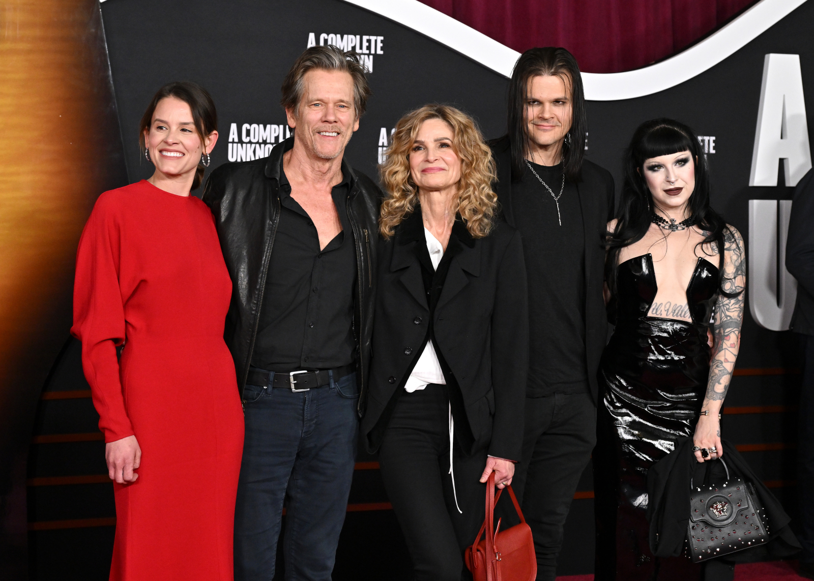 Sosie Bacon, Kevin Bacon, Kyra Sedgwick, Travis Bacon i Angelina Sambrotto. (Fot. Axelle/Bauer-Griffin/FilmMagic)