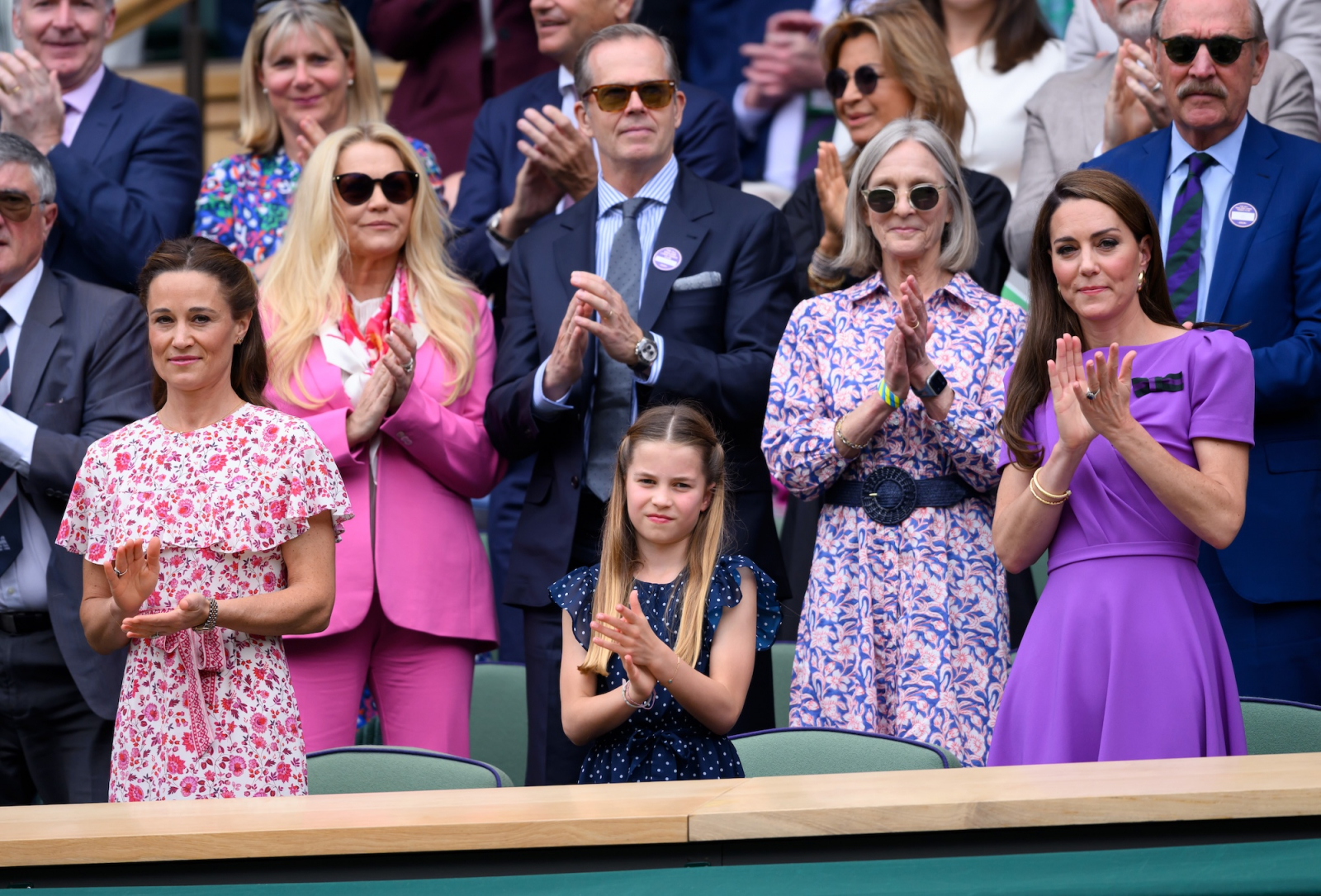 Pippa Middleton, księżniczka Charlotte i księżna Kate podczas finału turnieju tenisowego w Wimbledonie. (Fot. Karwai Tang/WireImage)