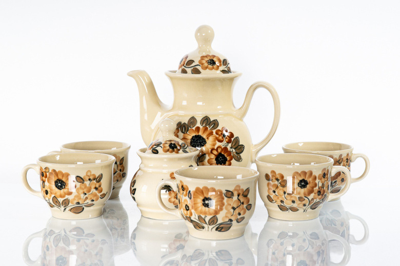 Serwis do kawy wyprodukowany w Zakładach Porcelitu Stołowego „Pruszków. Zdjęcie dzięki uprzejmości loftparts.pl Wacław Chochół