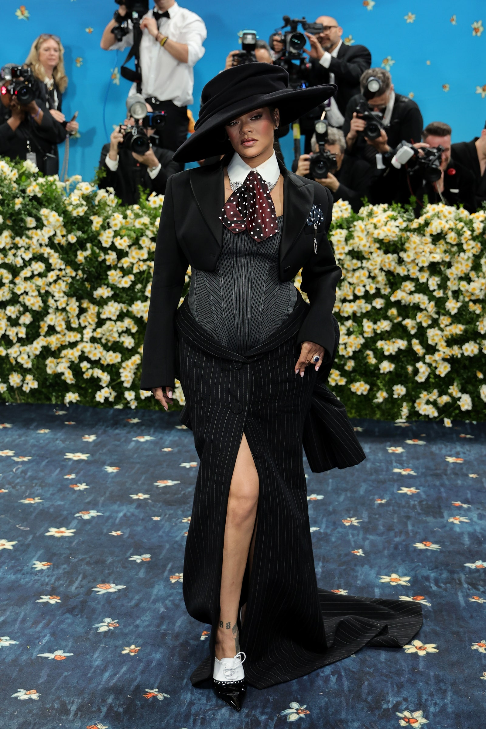Rihanna w kreacji Marca Jacobsa (Fot. Getty Images)
