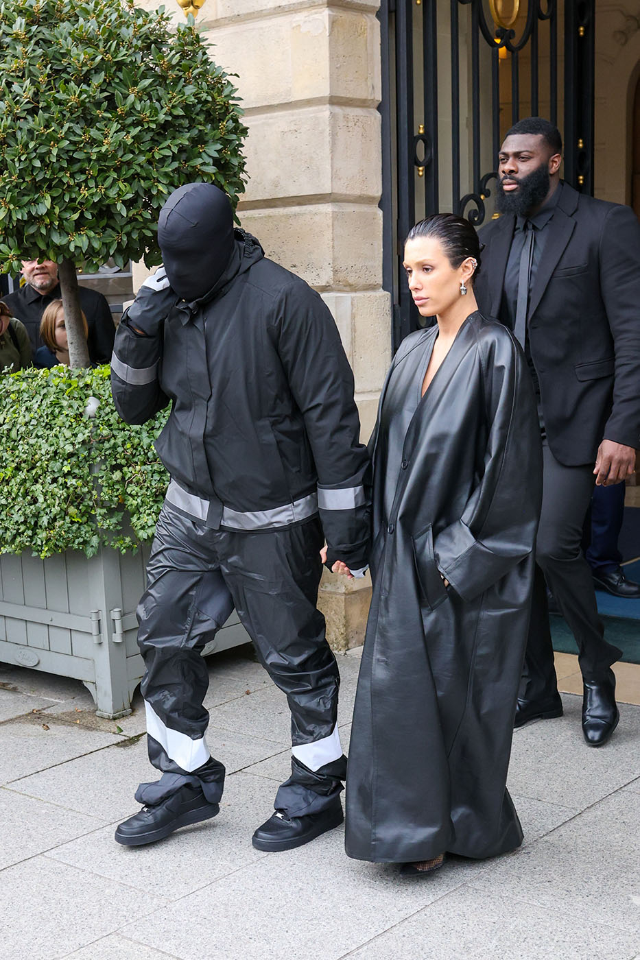 Bianca Censori i Kanye West podczas tygodnia mody w Paryżu 2024 roku / (Fot. MEGA/GC Images)