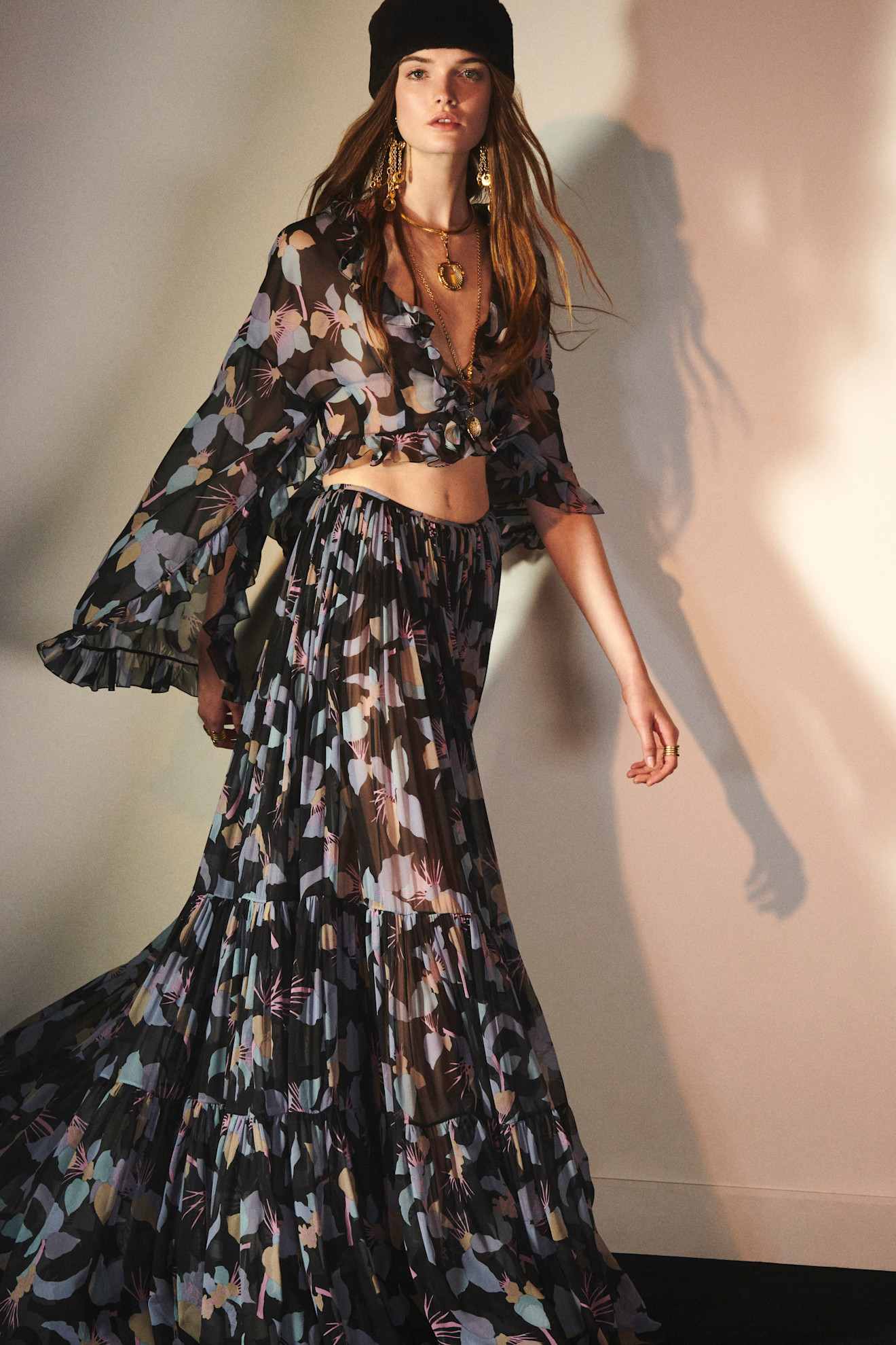 Styl boho lansuje dyrektorka kreatywna Chloe Chemena Kamali / Fot. materiały prasowe