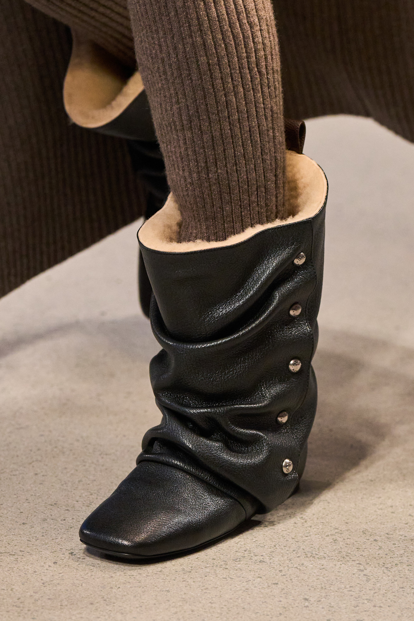 Botki w stylu boho na pokazie Louis Vuitton / Fot. Spotlight. Launchmetrics