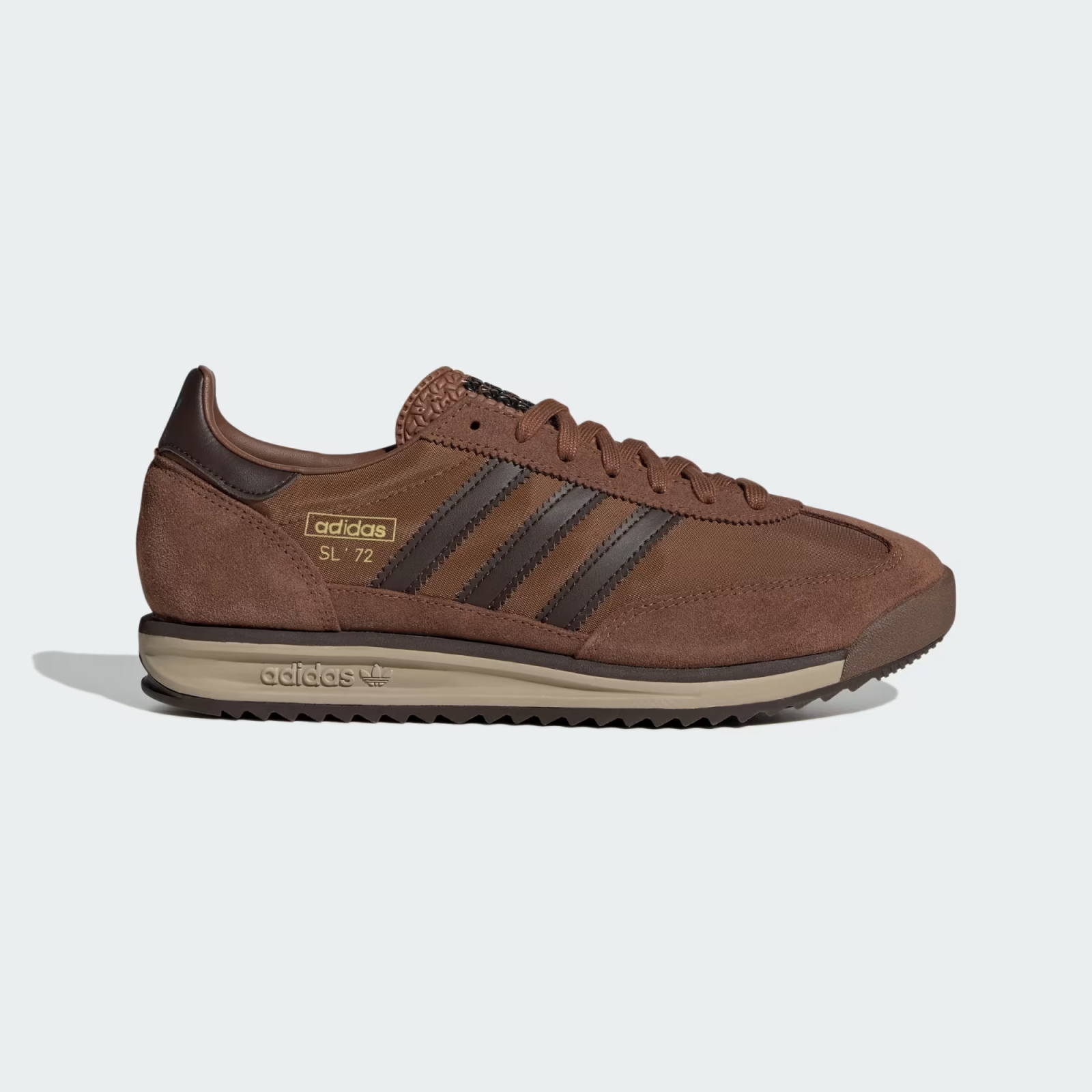 Sneakersy Adidas SL RS 72 pozostają hitem wśród it-girls (Fot. materiały prasowe)